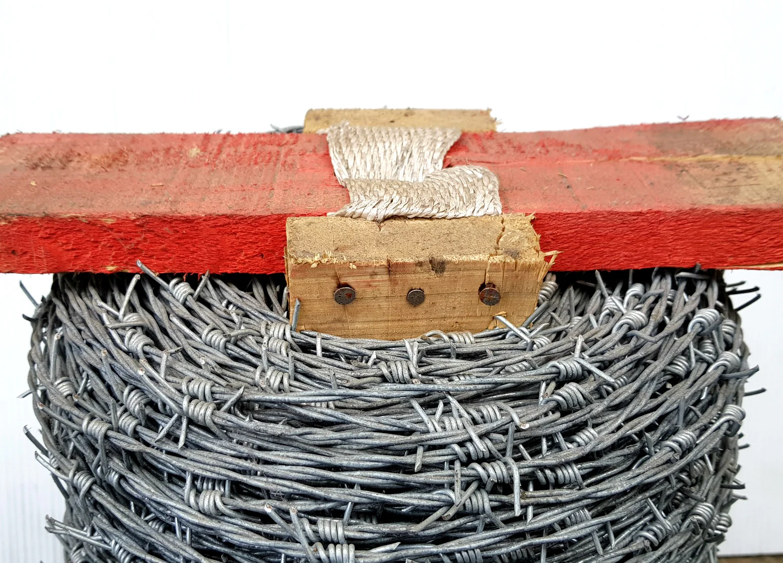 Barb Wire Galvanised - 1.6mm Wire x 500m - Image 3